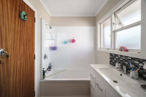 Photo of property in 14 Pedlar Street, Mangakakahi, Rotorua, 3015