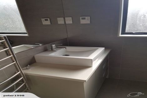 Photo of property in 60 Travis View Drive, Fairview Heights, Auckland, 0632