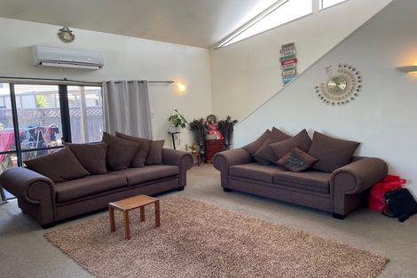 Photo of property in 2/136 Coronation Road, Papatoetoe, Auckland, 2025