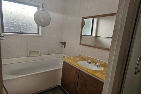 Photo of property in 2/21 Booker Place, Weymouth, Auckland, 2103