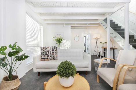 Photo of property in 72 Aikmans Road, Merivale, Christchurch, 8014