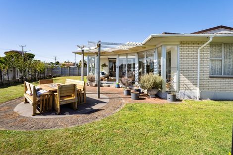 Photo of property in 44 Wairau Road, Oakura, 4314