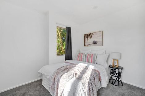 Photo of property in 2 Lockington Avenue, Henderson, Auckland, 0612