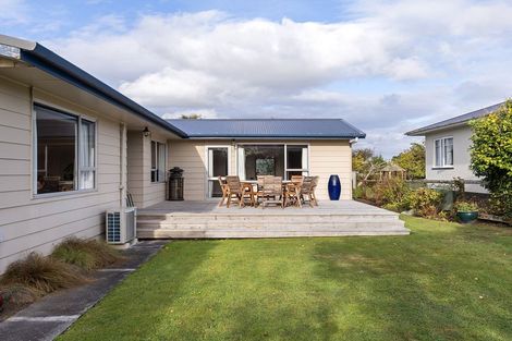 Photo of property in 10 Avon Street, Rongotea, 4476