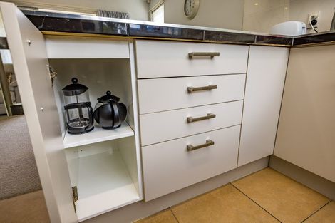 Photo of property in 2/10 Raewyn Place, Pakuranga, Auckland, 2010