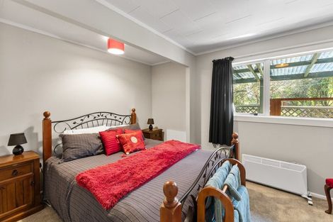 Photo of property in 28 Kakariki Grove, Waikanae, 5036