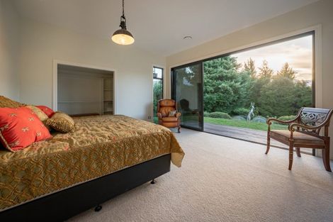 Photo of property in 10 Minaret Ridge, Wanaka, 9305