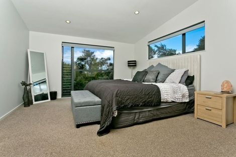 Photo of property in 63b Sunset Road, Totara Vale, Auckland, 0632