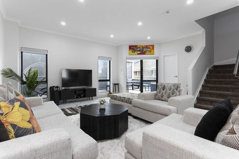 Photo of property in 4225d Great North Road, Glendene, Auckland, 0602