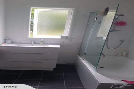 Photo of property in 22 Philson Terrace, Browns Bay, Auckland, 0630