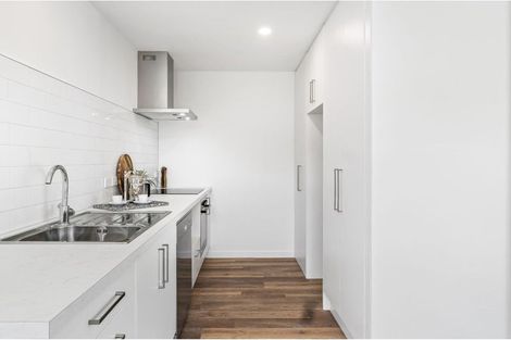 Photo of property in 10 Mcfaddens Road, St Albans, Christchurch, 8052