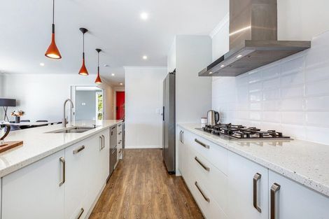 Photo of property in 9 Wairau Lane, Aotea, Porirua, 5024