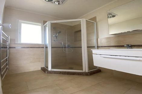 Photo of property in 2/43 Shakespeare Road, Milford, Auckland, 0620