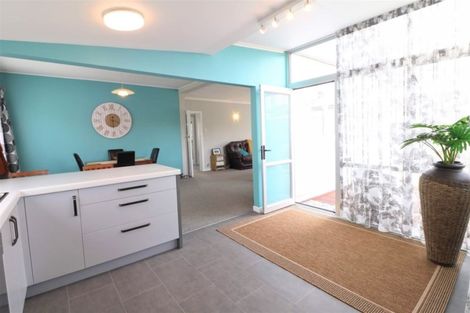 Photo of property in 45 Avenue Road, West End, Timaru, 7910