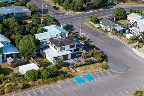 Photo of property in 1 Waimea Road, Waikanae Beach, Waikanae, 5036