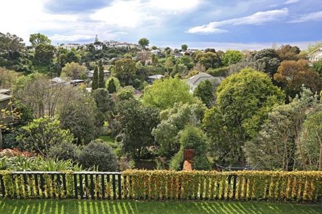 Photo of property in 17 Selwyn Road, Hospital Hill, Napier, 4110