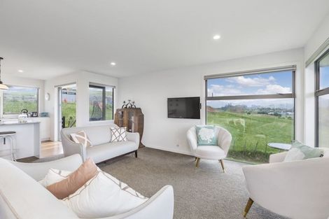 Photo of property in 4 Penney Rise, Matakana, 0985