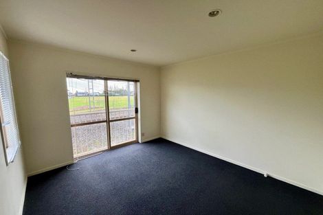 Photo of property in 3 Lockington Avenue, Henderson, Auckland, 0612