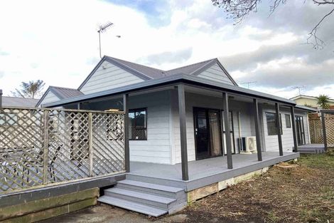 Photo of property in 2/19 Tane Street, New Lynn, Auckland, 0600