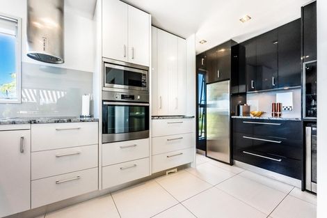 Photo of property in 26a Vipond Road, Stanmore Bay, Whangaparaoa, 0932