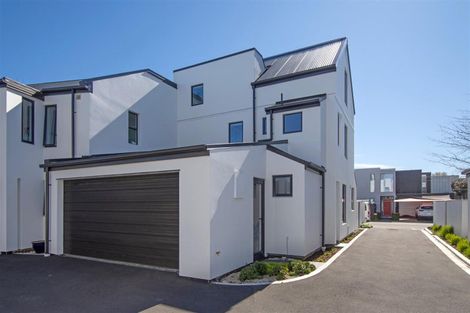 Photo of property in 2 Oakford Close, Riccarton, Christchurch, 8011