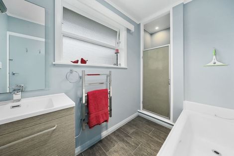 Photo of property in 18 Tarawa Street, Paekakariki, 5034