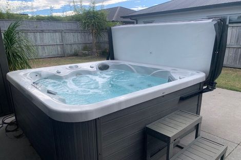 Photo of property in 18 Raiha Street, Papamoa Beach, Papamoa, 3118