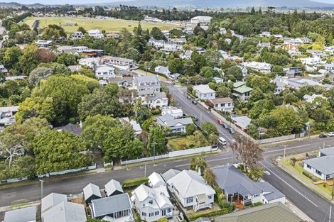 Photo of property in 87 Pendarves Street, New Plymouth, 4310