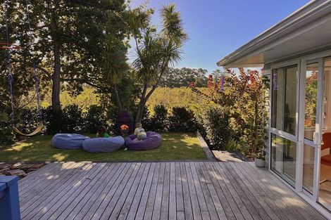 Photo of property in 407a Main Road, Huapai, Kumeu, 0810