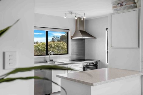 Photo of property in 12 Merida Place, Unsworth Heights, Auckland, 0632