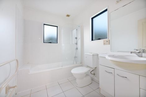 Photo of property in 9 Butia Avenue, Henderson, Auckland, 0612