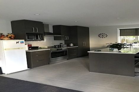 Photo of property in 16 Kowhai Grove, Raumati Beach, Paraparaumu, 5032