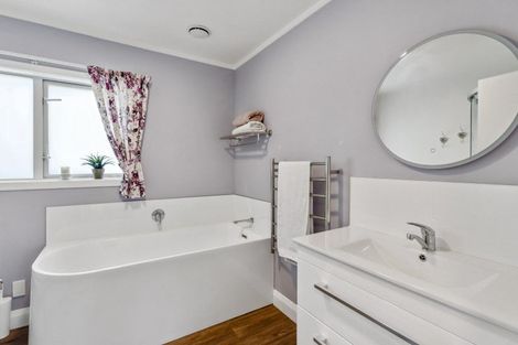 Photo of property in 10 Clunie Avenue, Raumati South, Paraparaumu, 5032