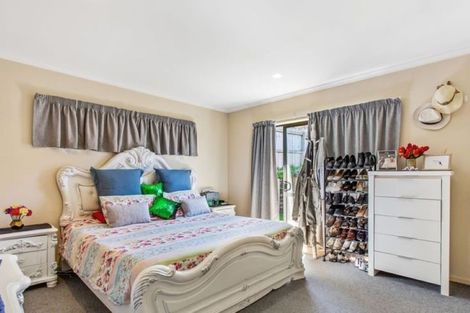 Photo of property in 1 Cairnsvale Rise, Manurewa, Auckland, 2105