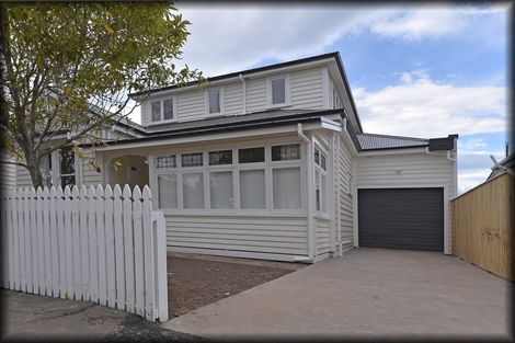 Photo of property in 40 Napier Terrace, Hospital Hill, Napier, 4110