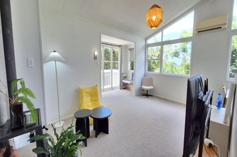 Photo of property in 1/156 Carlisle Road, Northcross, Auckland, 0632