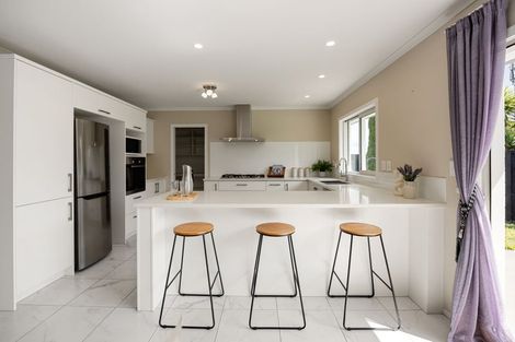 Photo of property in 16 Derwent Place, Flagstaff, Hamilton, 3210