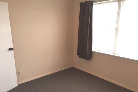 Photo of property in 33 Denniston Crescent, Redwood, Christchurch, 8051