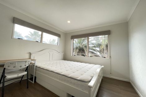 Photo of property in 30 Venus Place, Half Moon Bay, Auckland, 2012