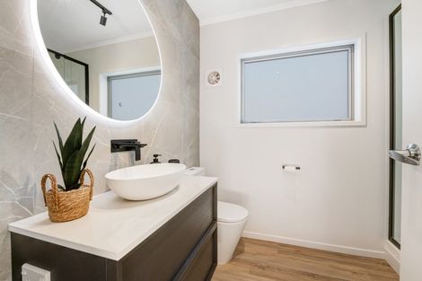 Photo of property in 53 Marellen Drive, Red Beach, 0932