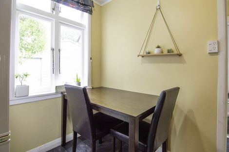 Photo of property in 11 Wellesbourne Street, Palmerston North, 4410