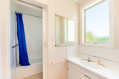 Photo of property in 61 Queens Road, Waikanae Beach, Waikanae, 5036