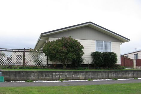 Photo of property in 24a Cargill Grove, Kelvin Grove, Palmerston North, 4414