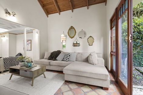 Photo of property in 9 Aotearoa Terrace, Murrays Bay, Auckland, 0630