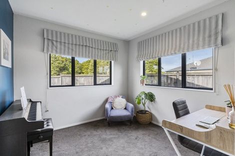 Photo of property in 19 Kahika Grove, Huapai, Kumeu, 0810