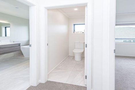 Photo of property in 32 Tirimoana Place, Otamatea, Whanganui, 4501