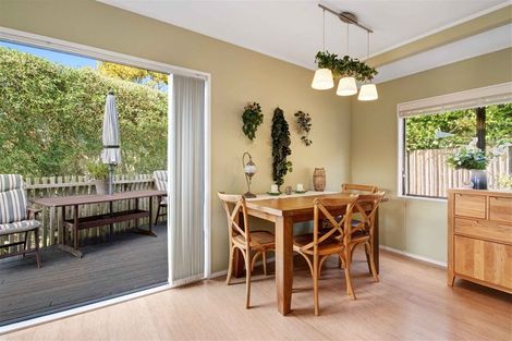 Photo of property in 39 D'oyly Drive, Stanmore Bay, Whangaparaoa, 0932