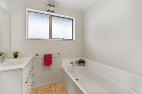 Photo of property in 26 Cypress Grove, Paraparaumu, 5032