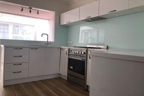 Photo of property in 2/21 Cresta Avenue, Beach Haven, Auckland, 0626