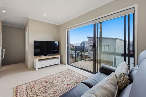 Photo of property in 180 Hobsonville Point Road, Hobsonville, Auckland, 0616